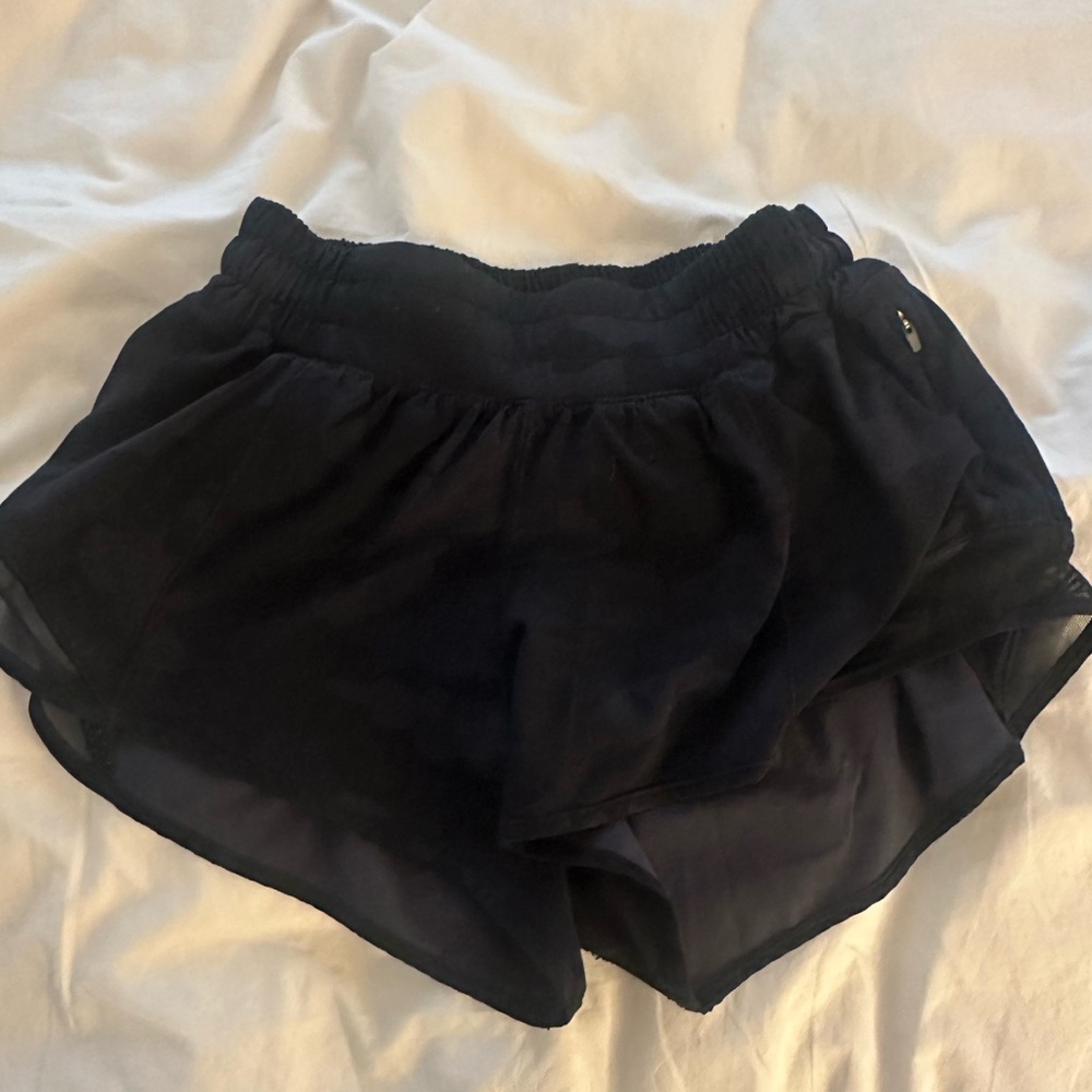 Lululemon Hotty Hot low rise 2.5 inch Black Camo Shorts